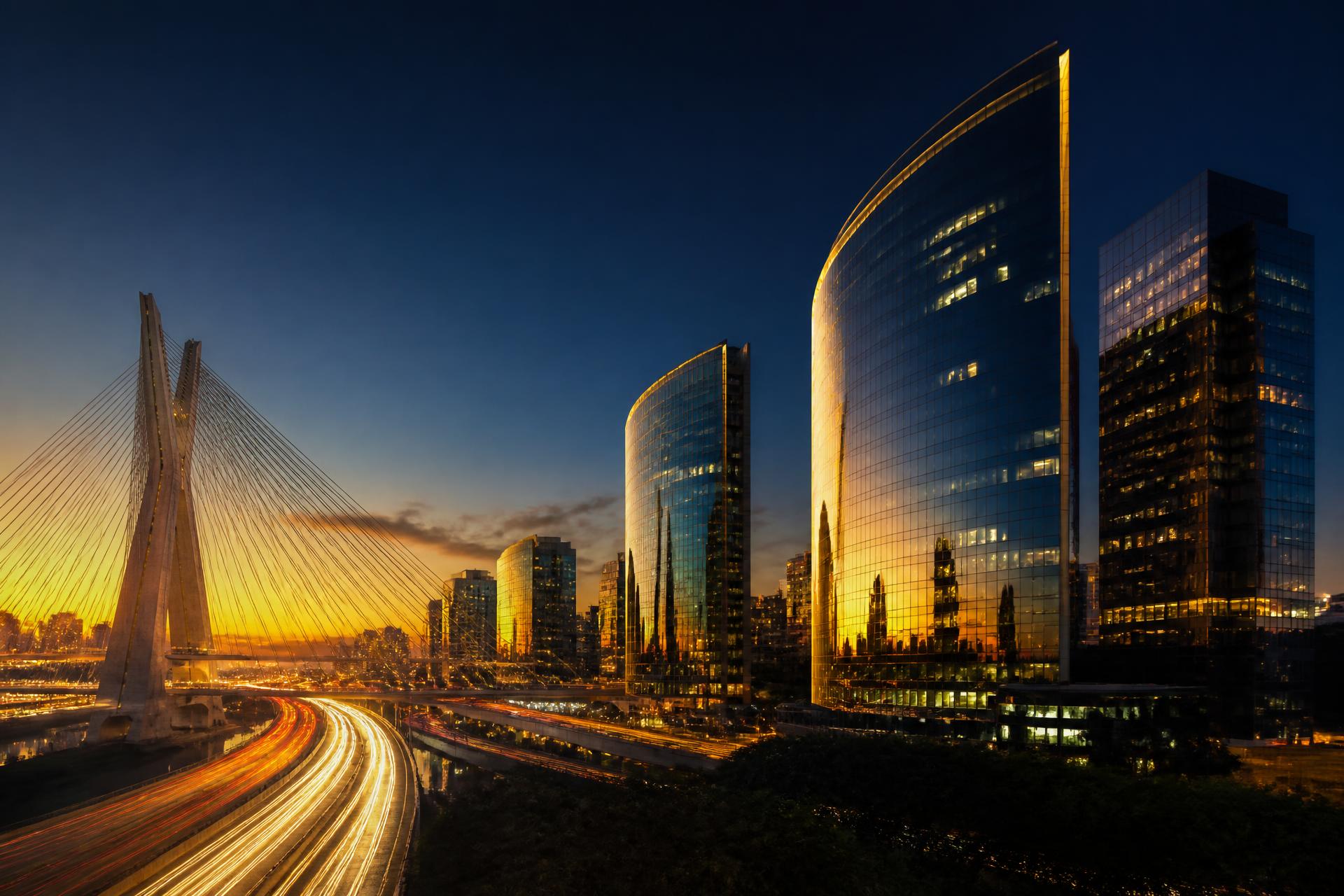 Skyline de São Paulo ao anoitecer